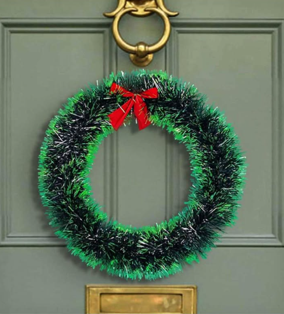 Festive Hanging Christmas Ring – Perfect for Doors, Fences & More!